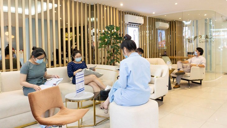Cơ sở khang trang, đầy đủ thiết bị và tiện nghi là yếu tố quan trọng chọn nha khoa uy tín